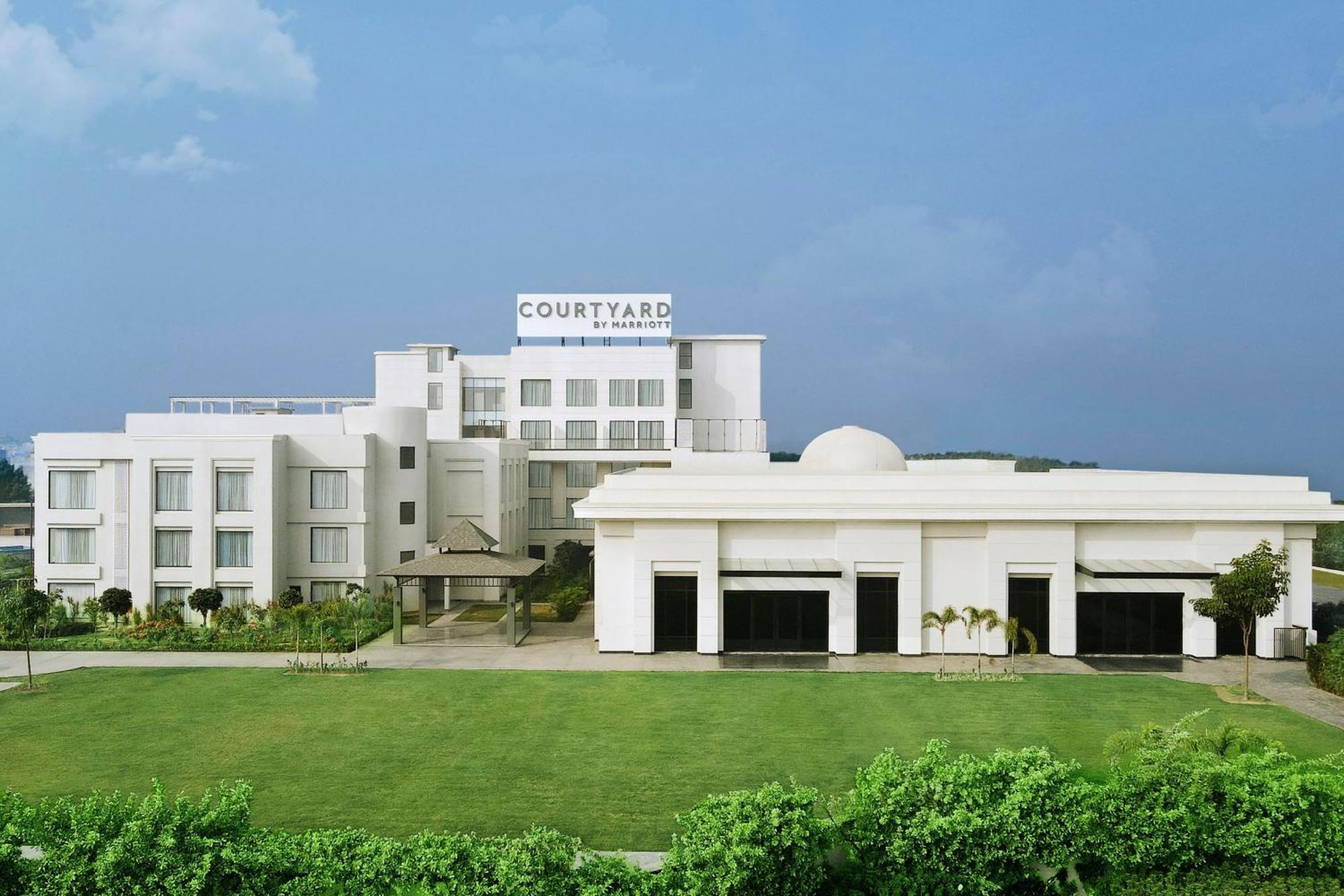 Courtyard By Marriott Gorakhpur Hotel Exterior photo