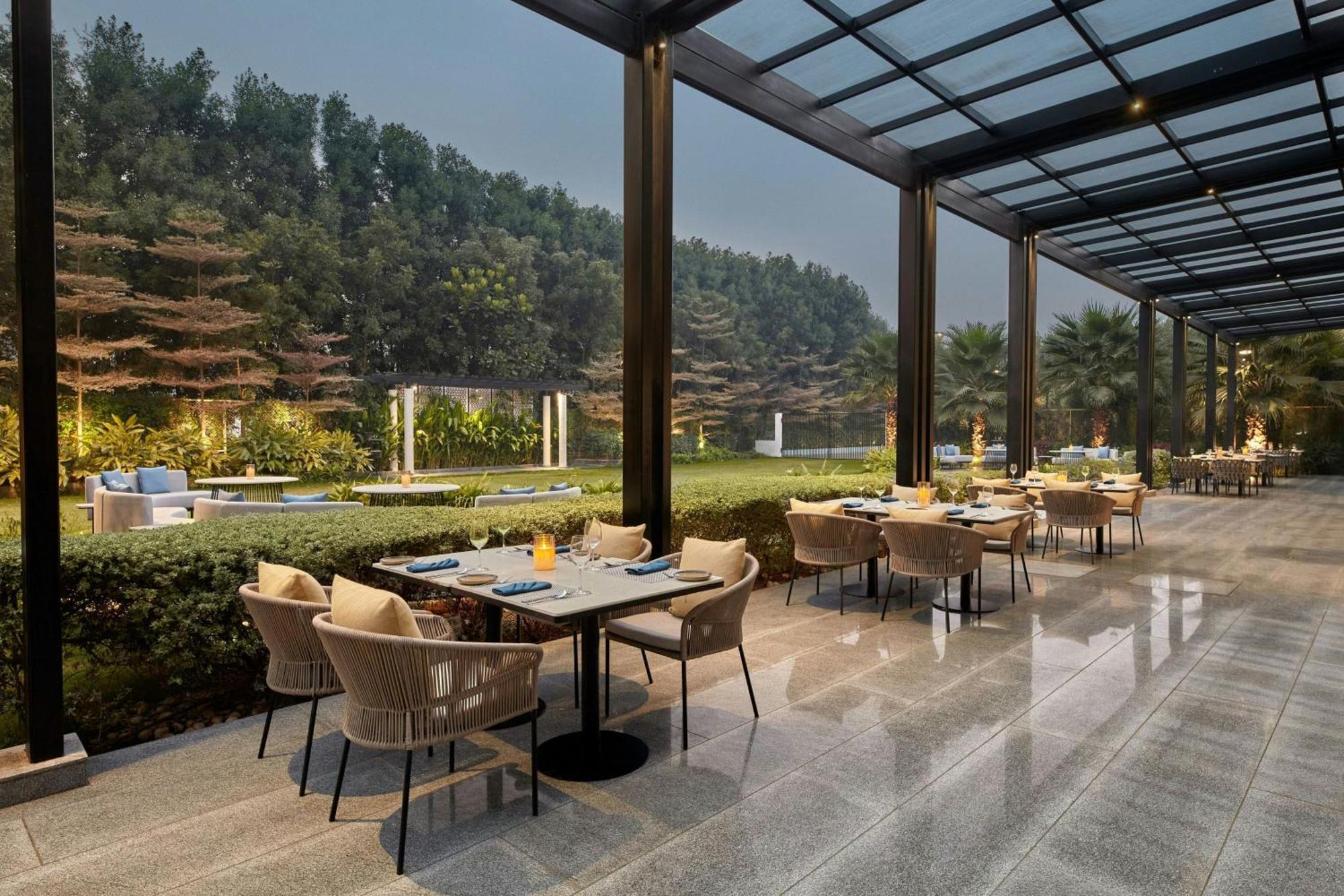 Courtyard By Marriott Gorakhpur Hotel Exterior photo